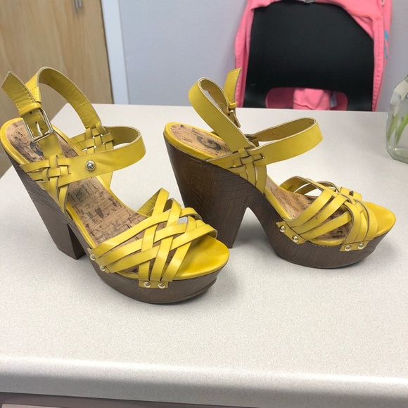 mustard color wedges